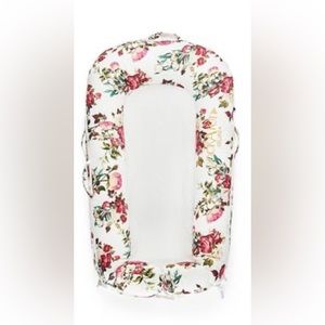 Doc-a-tot Deluxe + with two covers + toy bar